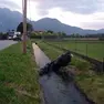 Lo scooter finito nel canale a Gemona