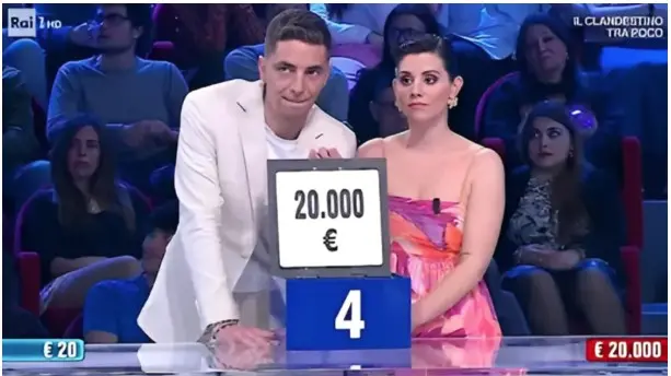 Harley Zuriatti con il marito Andrea ad Affari tuoi nel 2024