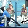 Jeff Bezos e Lauren Sanchez durante lo schiuma party su Koru, in uno scatto dell’ampio servizio fotografico pubblicato dal Daily Mail