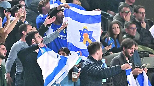 Tifosi israeliani allo stadio Friuli durante il match dell'ottobre 2024