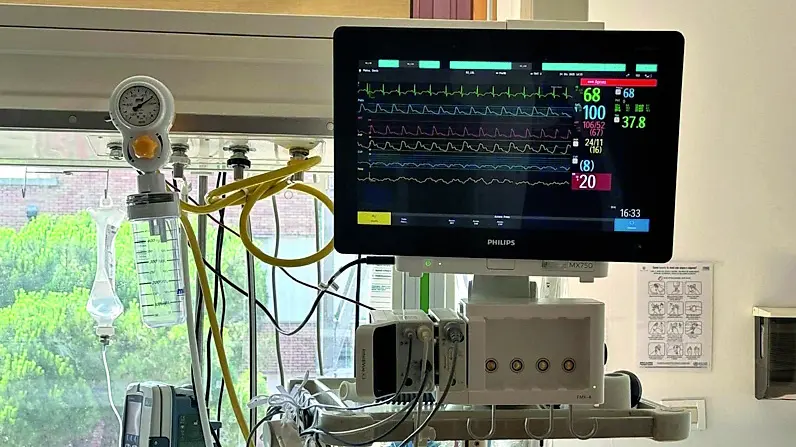 Il monitor della Terapia intensiva di Udine con i parametri vitali dell’uomo salvato dall’infarto