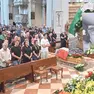 Il duomo gremito per l’ultimo saluto al giovane pilota