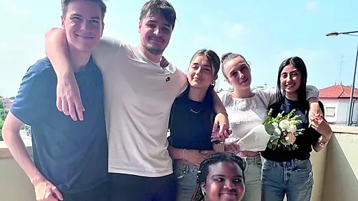 Il gruppo dei primi studenti diplomati a Pordenone