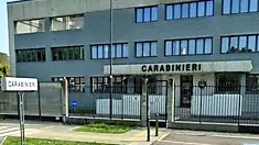 La caserma dei carabinieri a Lignano