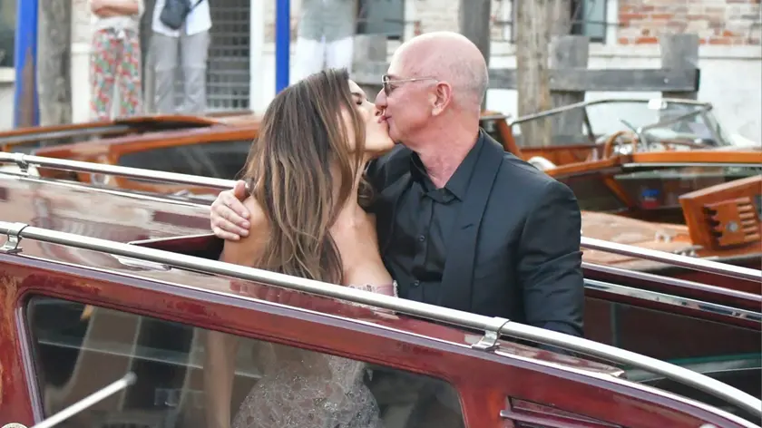 Jeff Bezos e Lauren Sanchez