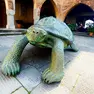 Una delle sculture di Ivan Theimer a Cividale