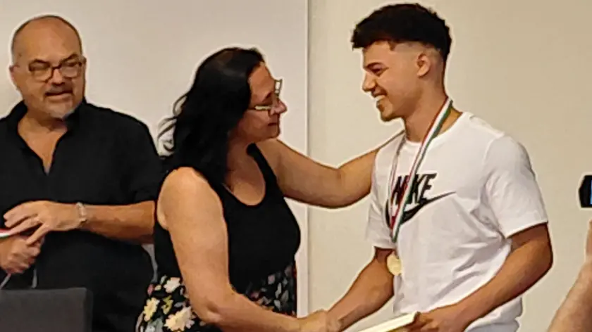 La premiazione per il 17enne che ha salvato il turista