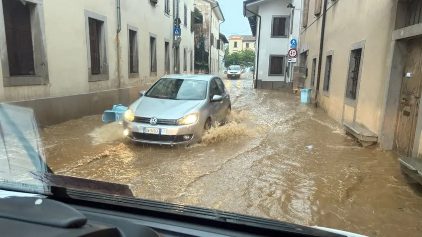 Tavagnacco, ore 8 di martedì 8 luglio: strade allagate