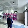 Viaggiatori spaesati alla stazione di Udine