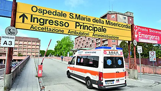 Nella foto in alto, l’ingresso al Pronto soccorso dell’ospedale di Udine