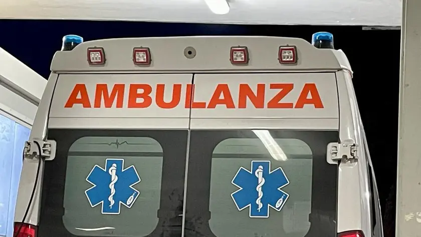 L'uomo è stato trasportato in ospedale