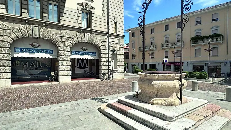 L’angolo della Maico, con il ristorante Zenit al suo fianco