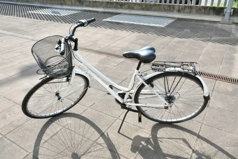 Una delle bici trovate nell'auto