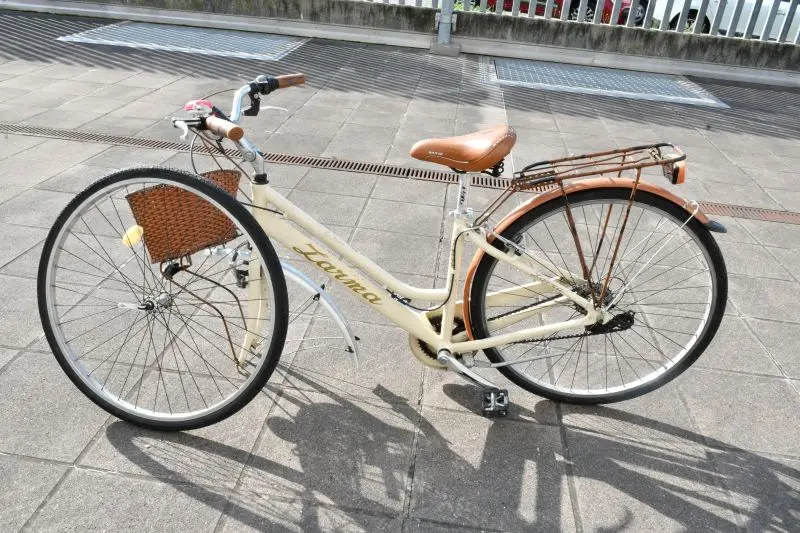 Una delle bici trovate nell'auto