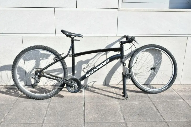 Una delle bici trovate nell'auto