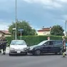 Lo scontro tra due auto e la bicicletta condotta da un 80enne investita da uno scooter