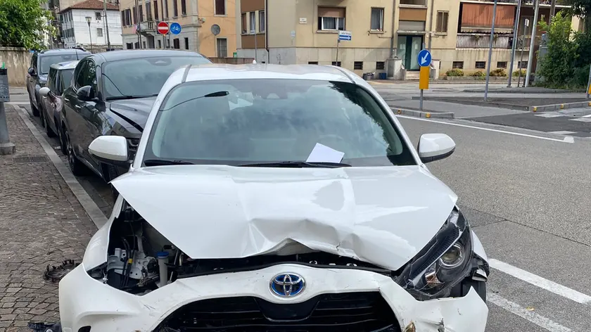 Una delle auto coinvolte nell'incidente a Udine