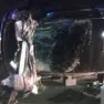 La Tesla ribaltata su un fianco dopo l'incidente