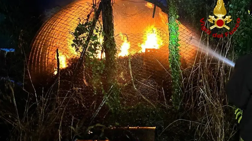L'incendio a Codroipo spento dai vigili del fuoco