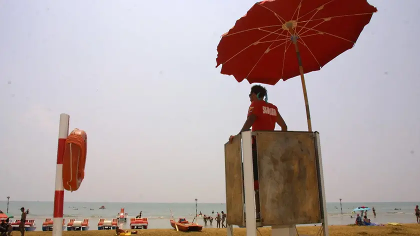 L'anziano è stato soccorso a Lignano (foto d'archivio)
