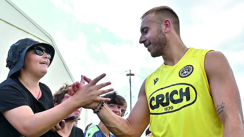 Lo sloveno Sandi Lovric, dopo tre stagioni, potrebbe salutare presto l’Udinese. Sulle sue tracce ci sarebbero il Parma, la Fiorentina e l’Aek di Atenefotopetrussi