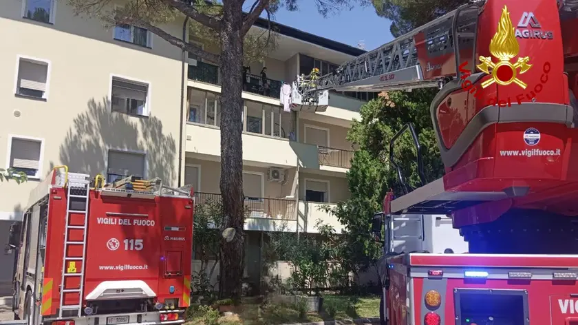 L'intervento dei vigili del fuoco a Udine