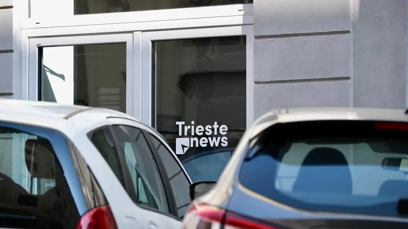 La sede di Trieste news di via Coroneo dove è stata trovata nel bagno una telecamera nascosta foto Silvano