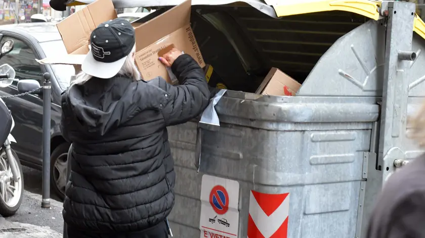 Isole ecologiche: la raccolta differenziata dei rifiuti a Trieste (foto Bruni)
