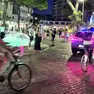 Una volante della polizia in piazza Fontana a Lignano. Foto Petrussi