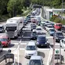 Traffico in autostrada in una foto di archivio