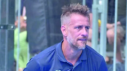 German Denis con la racchetta di padel in azione a Lignano