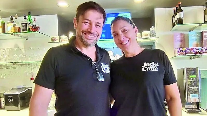 Caio Richieri, assieme alla moglie Andreza, al Jack Caffè a Codroipo acquistato nel 2024