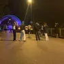 Gli amici sul luogo della tragedia