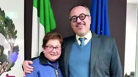 Livia Verardo insieme con il console italiano a Sydney