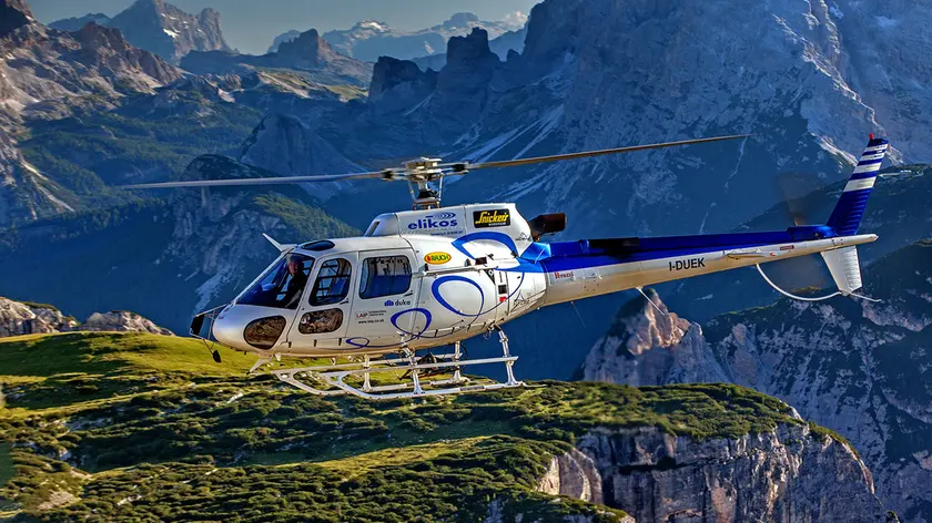 Cai: «Troppi voli turistici sulle Dolomiti, l’eliturismo danneggia la montagna»