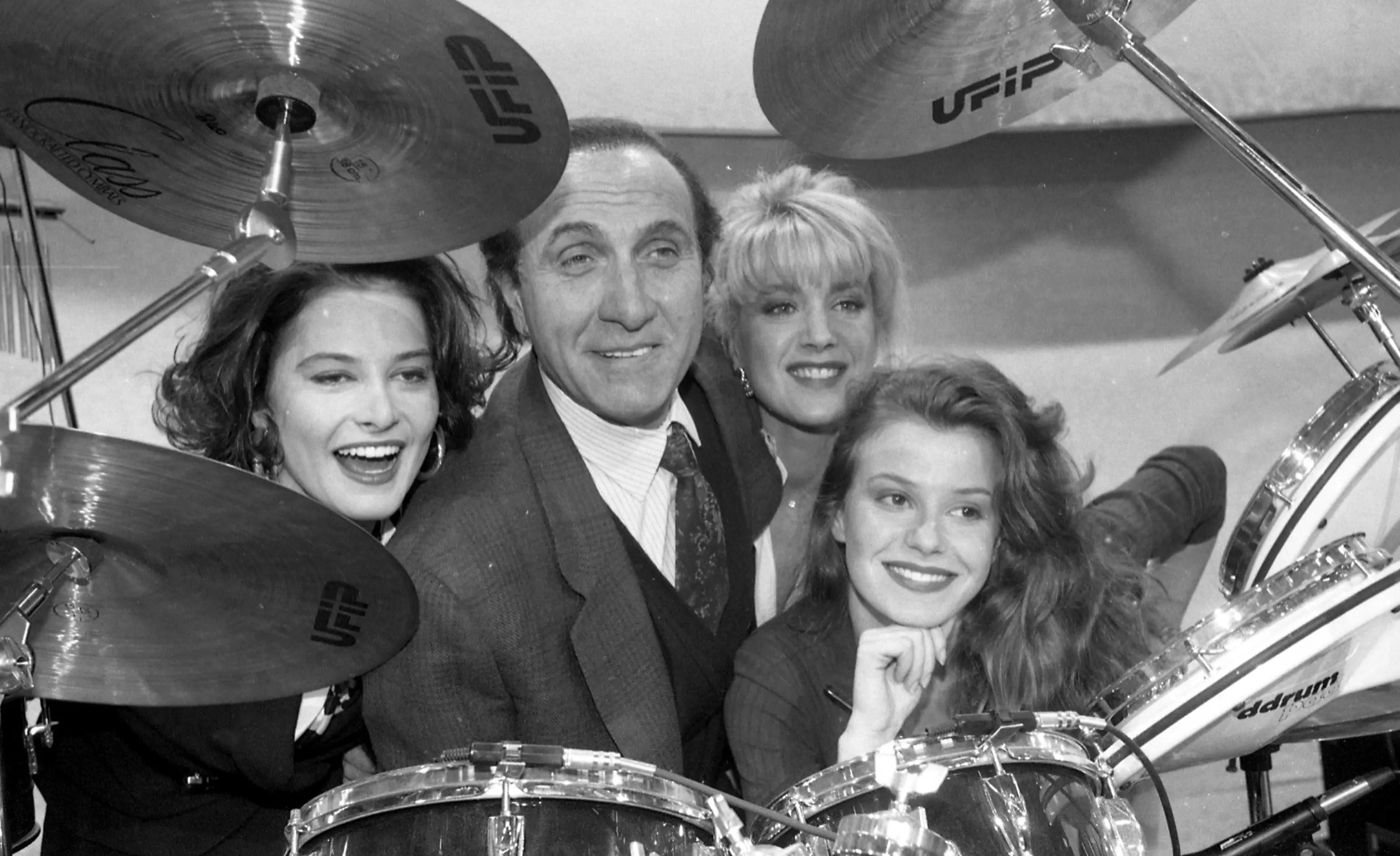 Pippo Baudo posa per una foto con Simona Ventura a "Domenica in"