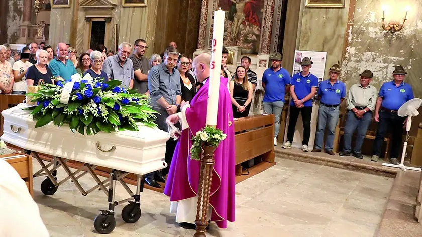 La cerimonia funebre a Caneva foto ambrosio/petrussi