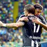 Arthur Atta abbraccia Iker Bravo: i due sono andati in gol contro la Carrarese nell’esordio stagionale in Coppa Italia FOTO PETRUSSI