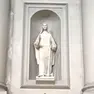 La statua di santa Francesca Cabrini nel duomo di Cordenons e Raffaele Cadamuro, presidente del Ciavedal