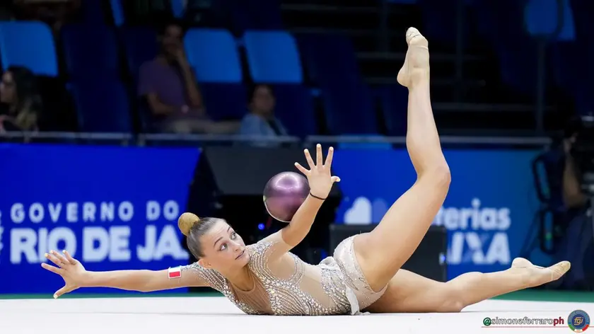 Tara Dragas in azione con la palla: la 18enne udinese è in finale ai Mondiali (foto Simone Ferraro)