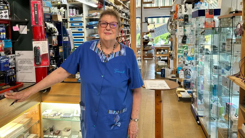Graziella Basso: con il marito Lorenzo Toffolon gestisce il negozio in via Pietro del Zoccolo a Pordenone