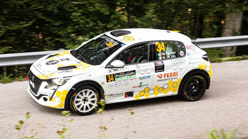 Trofeo intitolato, numero 43 ritirato e una livrea speciale: il mondo dei motori rende omaggio al talento pordenonese scomparso a soli 21 anni
