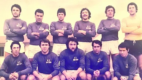 I giocatori del Buttrio protagonisti nella stagione 1974/75 (foto Buttrio calcio)