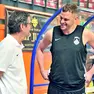 Eimantas Bendzius con il ds dell’Apu, Andrea Gracis (foto Petrussi)