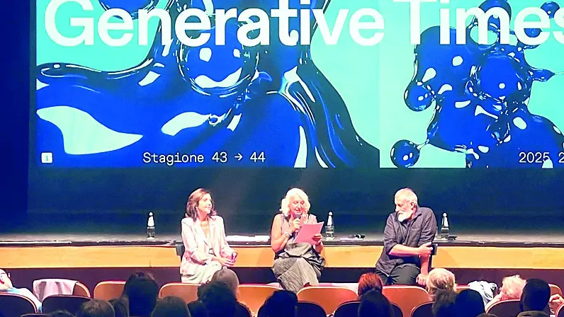 Da sinistra Fabrizia Maggi, Rita Maffei e Fabrizio Arcuri alla presentazione del programma