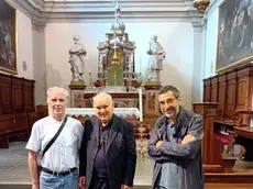 Don Leonardo Guido Mizza al centro