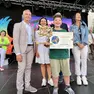 La foto con il vincitore dell'edizione 2025