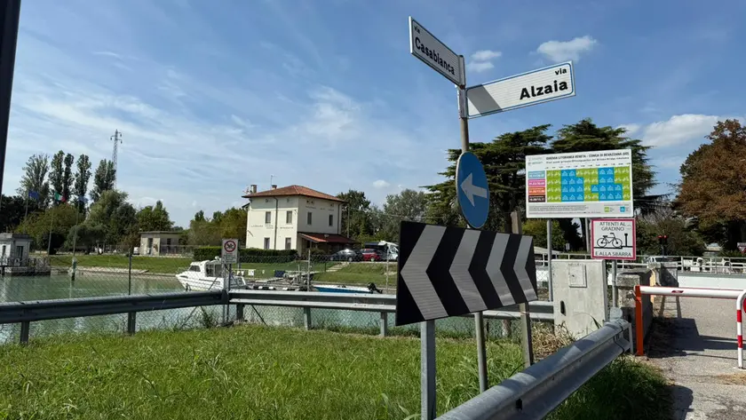 Il canale nel quale è caduto il ciclista