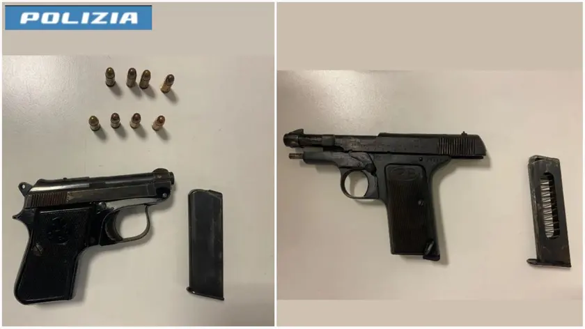 Le due pistole Beretta sequestrate dalla polizia