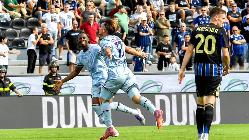 Iker Bravo festeggia il gol che ha deciso la partita. Foto Petrussi